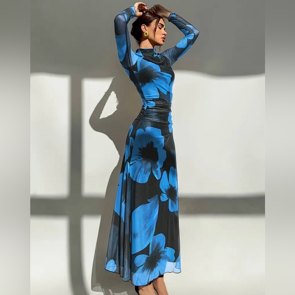 Black & Blue Floral party dress - Long Sleeve Formal gown size S